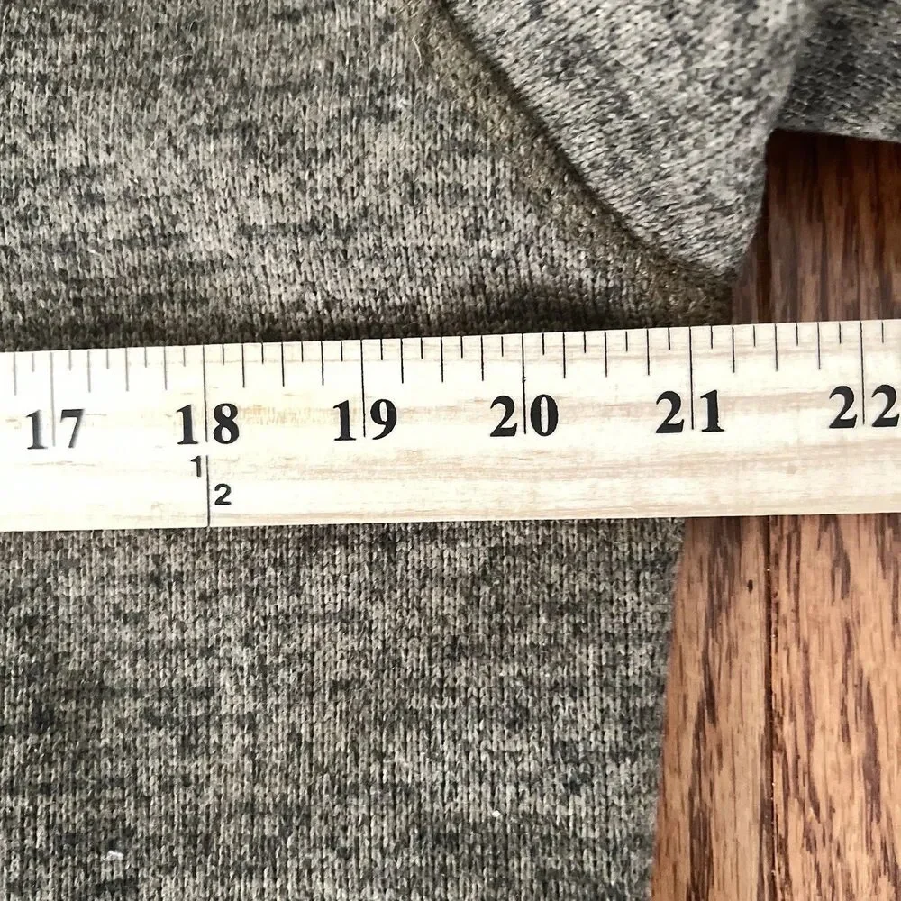 The North Face Mens M Heather Gray 1/4 Zip Fleece Pullover Mock Neck Sweatshirt